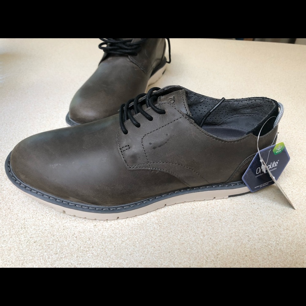 TOMS Navi dress shoe lace up NWT